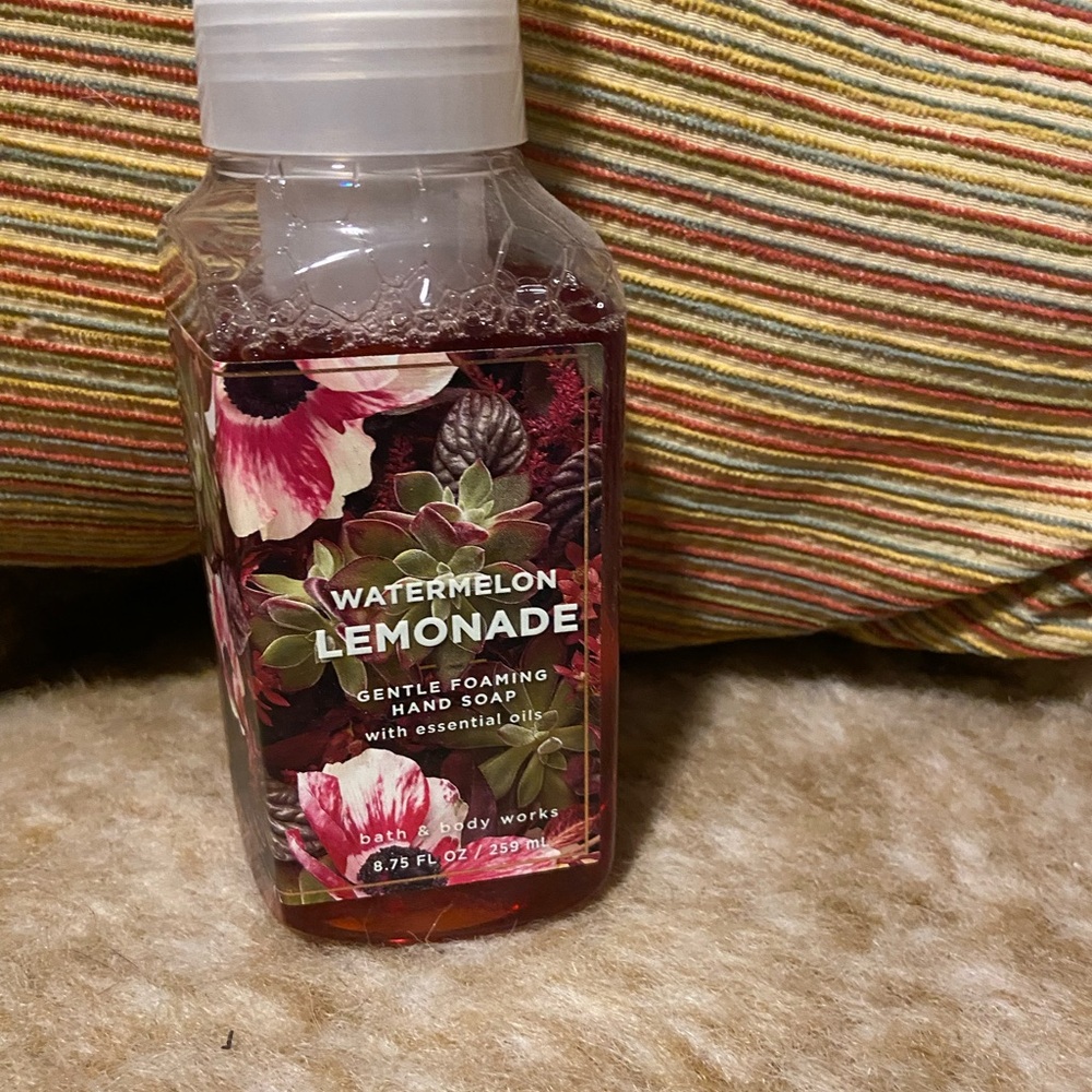 Bath & Body Works Watermelon Lemonade Hand Soap - Red